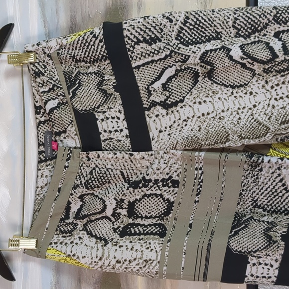 Vince Camuto Snakeskin Print Wide Leg Lightweight Dress Pants Size 4 - Picture 2 of 9
